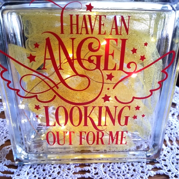 Personalized glass block with LED lights - Picture 3 of 3